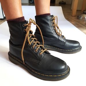 Doc Marten Classic Black Boots, Sz 7.5/8 W